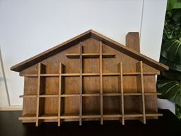 Setzkasten im Hausform, Miniaturschränkli, Wandregal