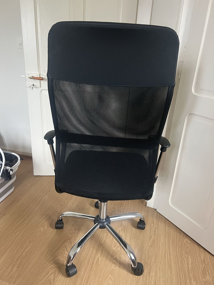 Sedie: Chaise de bureau ergonomique noir structure chromée – Difettoso da Glion venduto da tef_mfv9 1