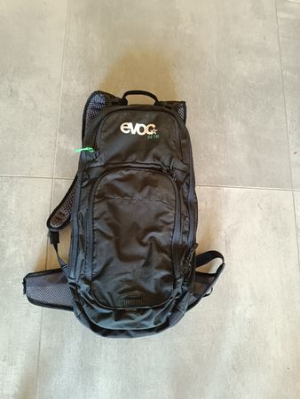 Zaino Evoc CC 10L nero usato