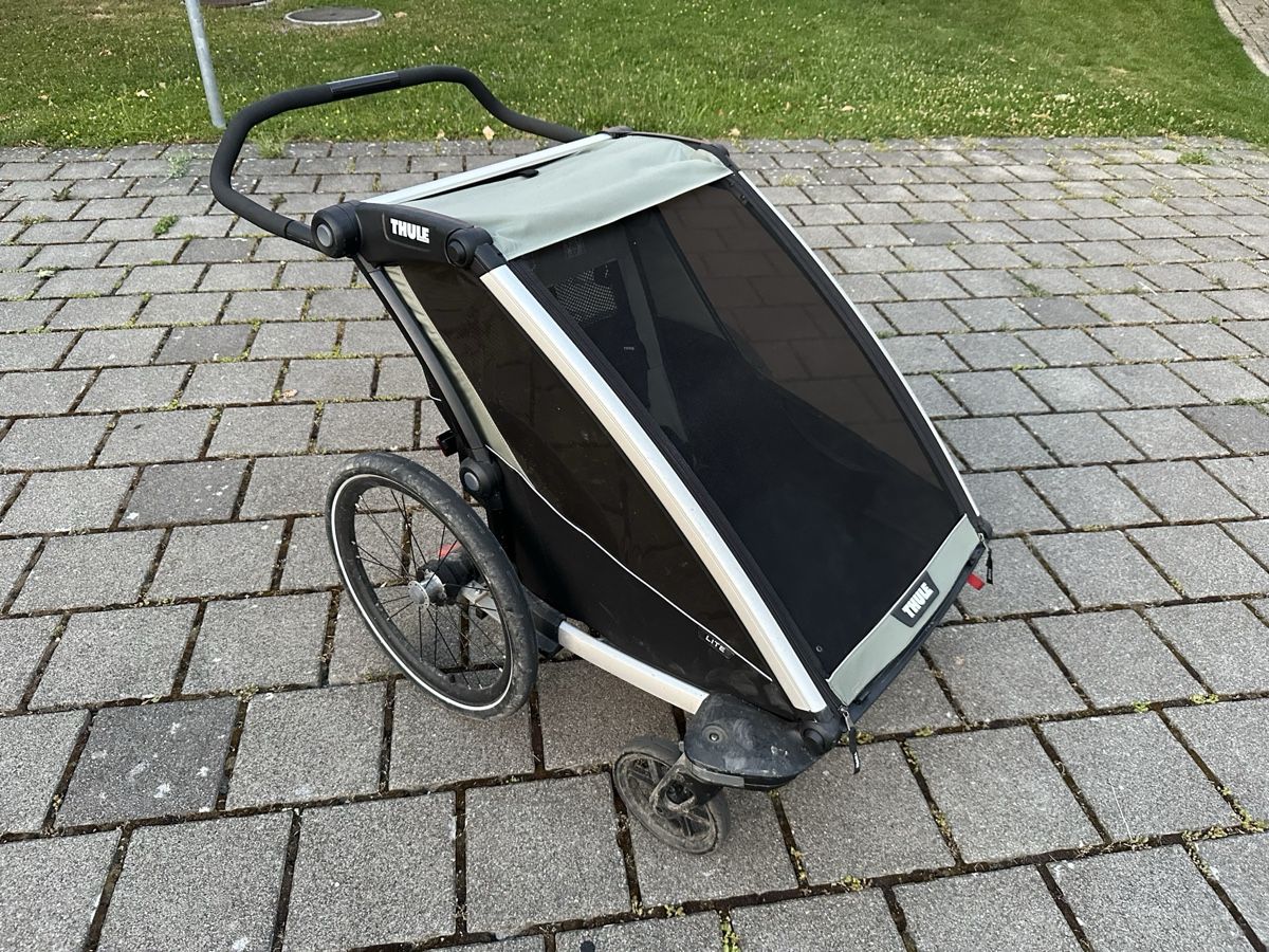 Thule Rimorchi: Thule Chariot Lite child trailer + bicycle attachment + flag – Usato da Nürensdorf venduto da bit_2xml