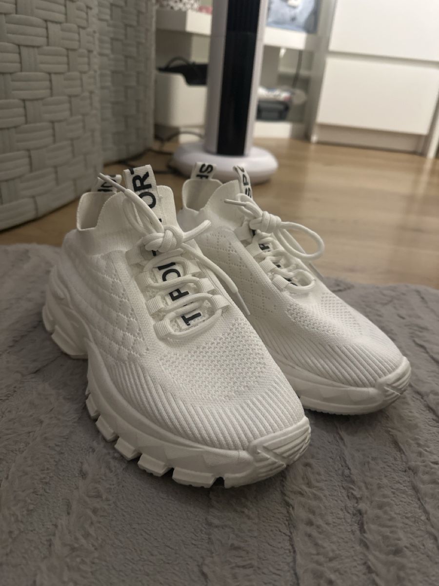 Shein Herrenschuhe: Sportschuhe weiss Grösse 39  – Gebraucht aus Menzingen von Endina.S