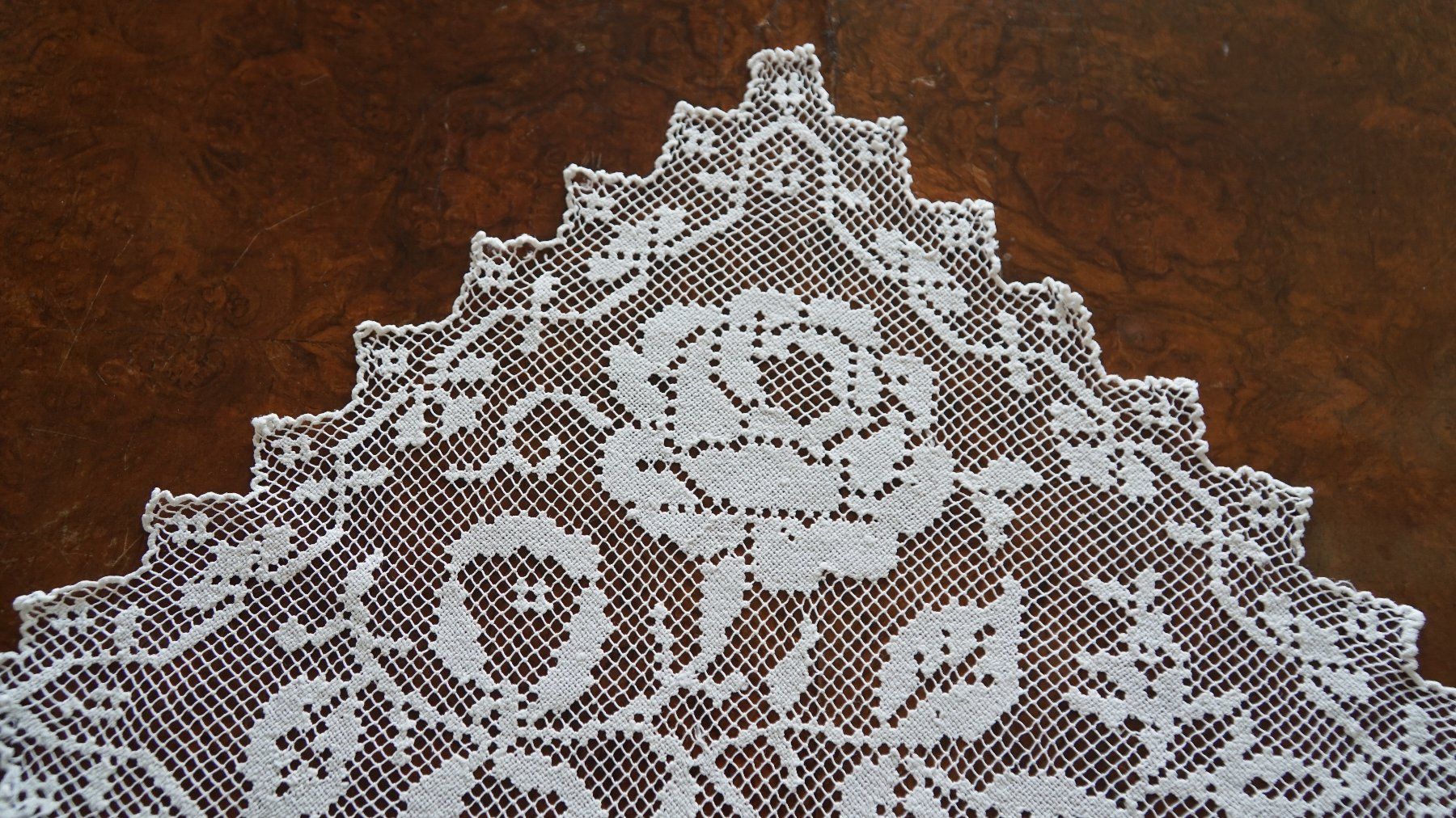 Altra biancheria da tavola: Deckeli Filet 25x25cm – Usato da Bern venduto da Antikbatik 5