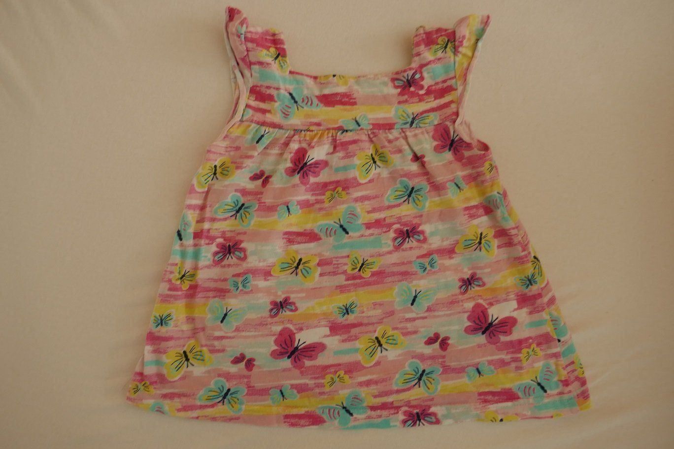 Camicette, T-shirt & Top: Schmuckes ärmelloses T-Shirt, Gr. 92 – Usato da Horgen venduto da Feli39 2