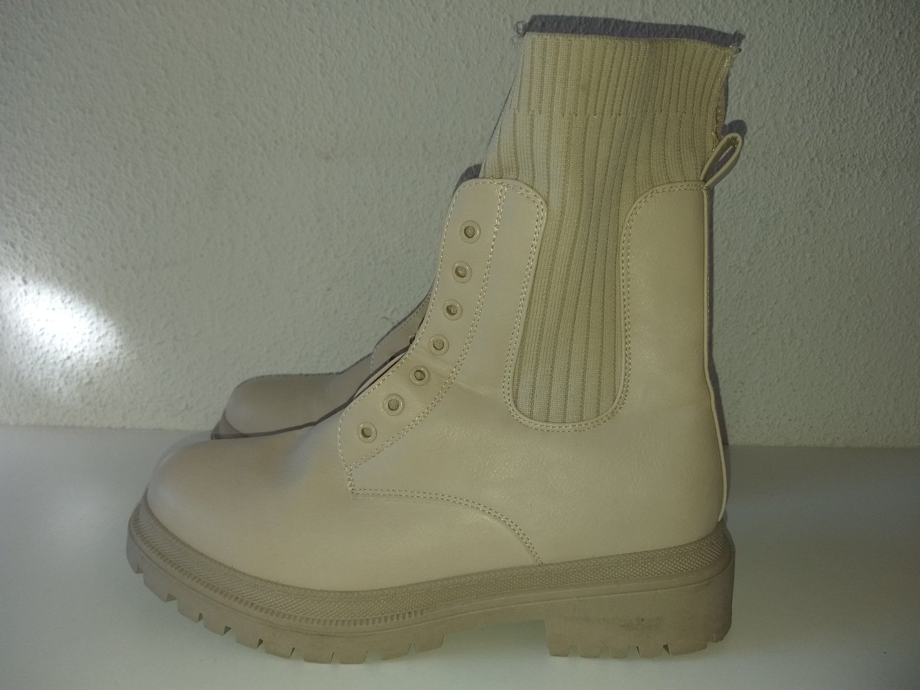 Scarpe da donna: CHICOREE  Bottines/ Stiefelleten  Pointure / Nummer 40 – Usato da Cossonay-ville venduto da Super-Price-Quality 2