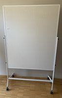 Pinnwand-Raumteiler-Sichtschutz mit Rollen