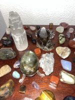 Kristallsammlung in Schale - alles zusammen
