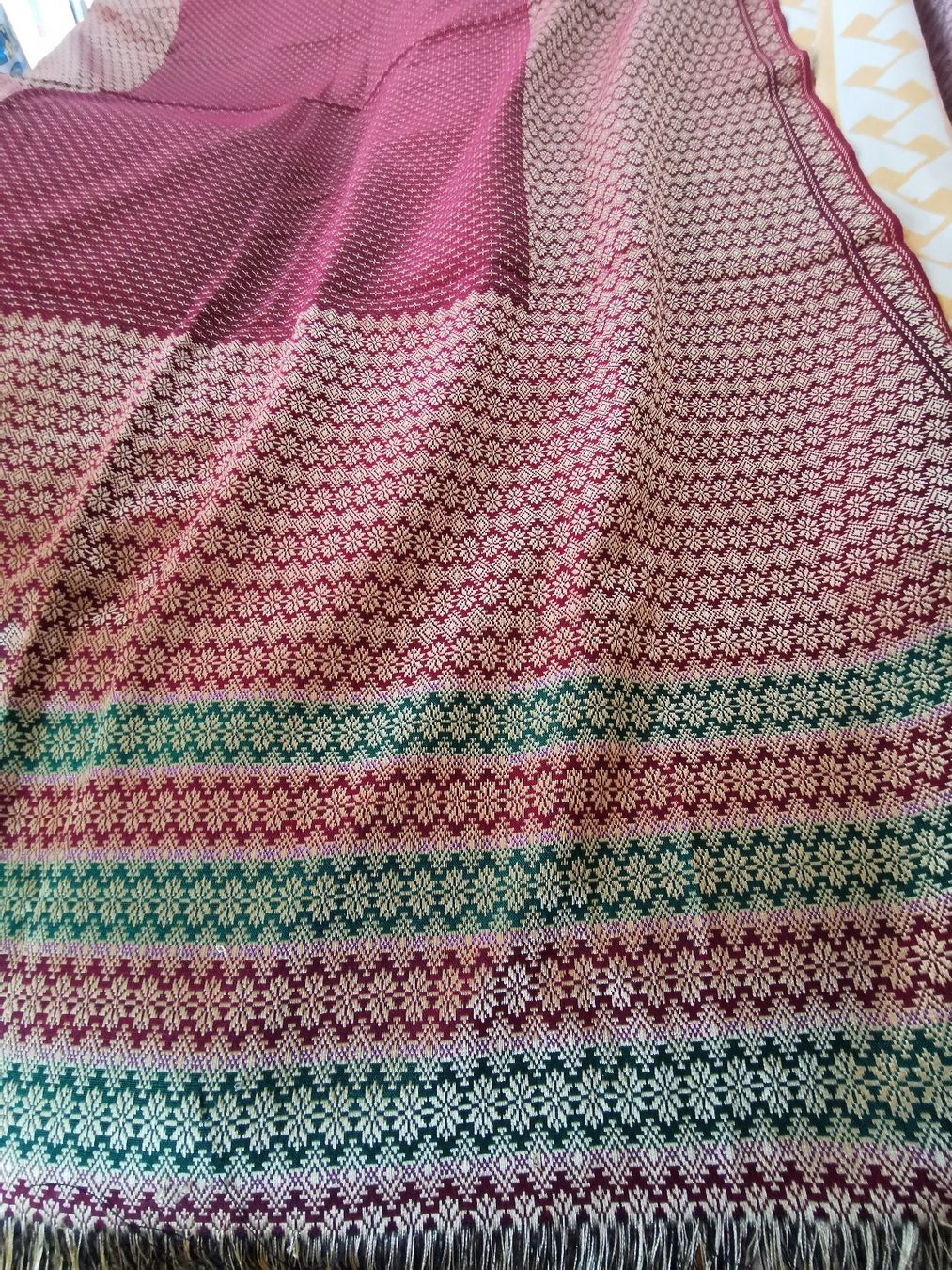 Coperte: Sofa/Bettüberwurf aus Laos.Neu! – Nuovo e nell'imballaggio originale da St.Gallen venduto da wanderin6 2