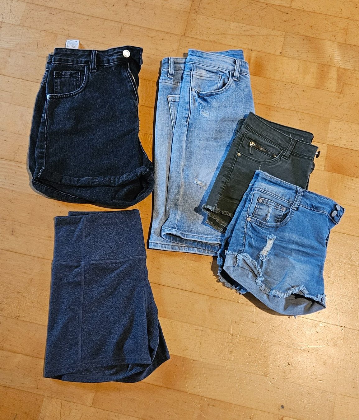 Lotti di vestiti: Damenkleiderset in Grösse M – Usato da Oltingen venduto da Jo76 4