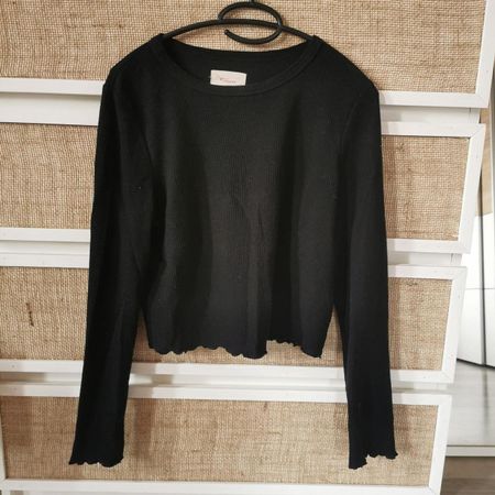 Schwarzes Langarmshirt Crop Top TWINTIP