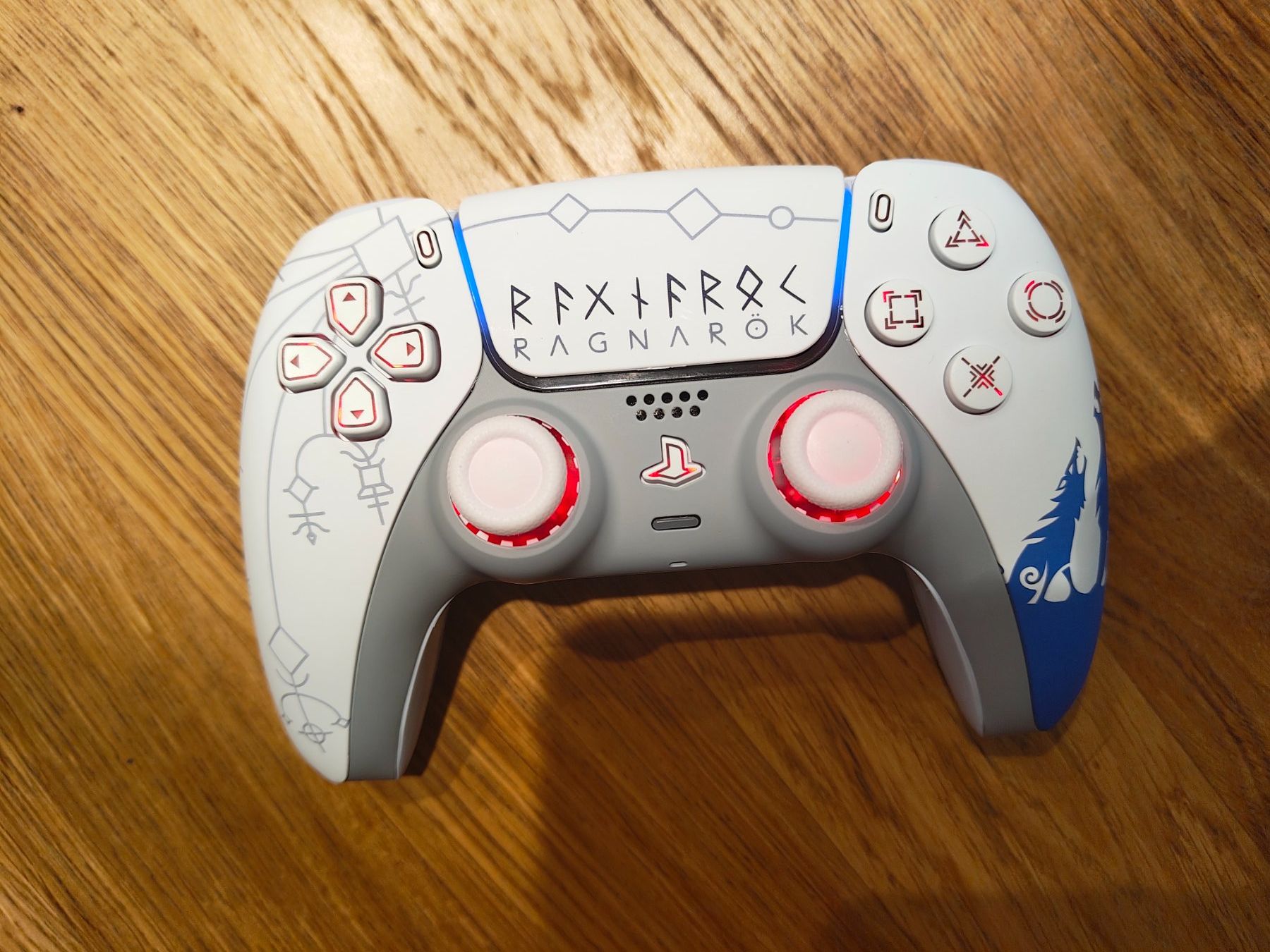 Sony Controller: Limited Edition PS5 Dualsense Controller - Ragnarök! – Nuovo e nell'imballaggio originale da Sargans venduto da ver_ncy5