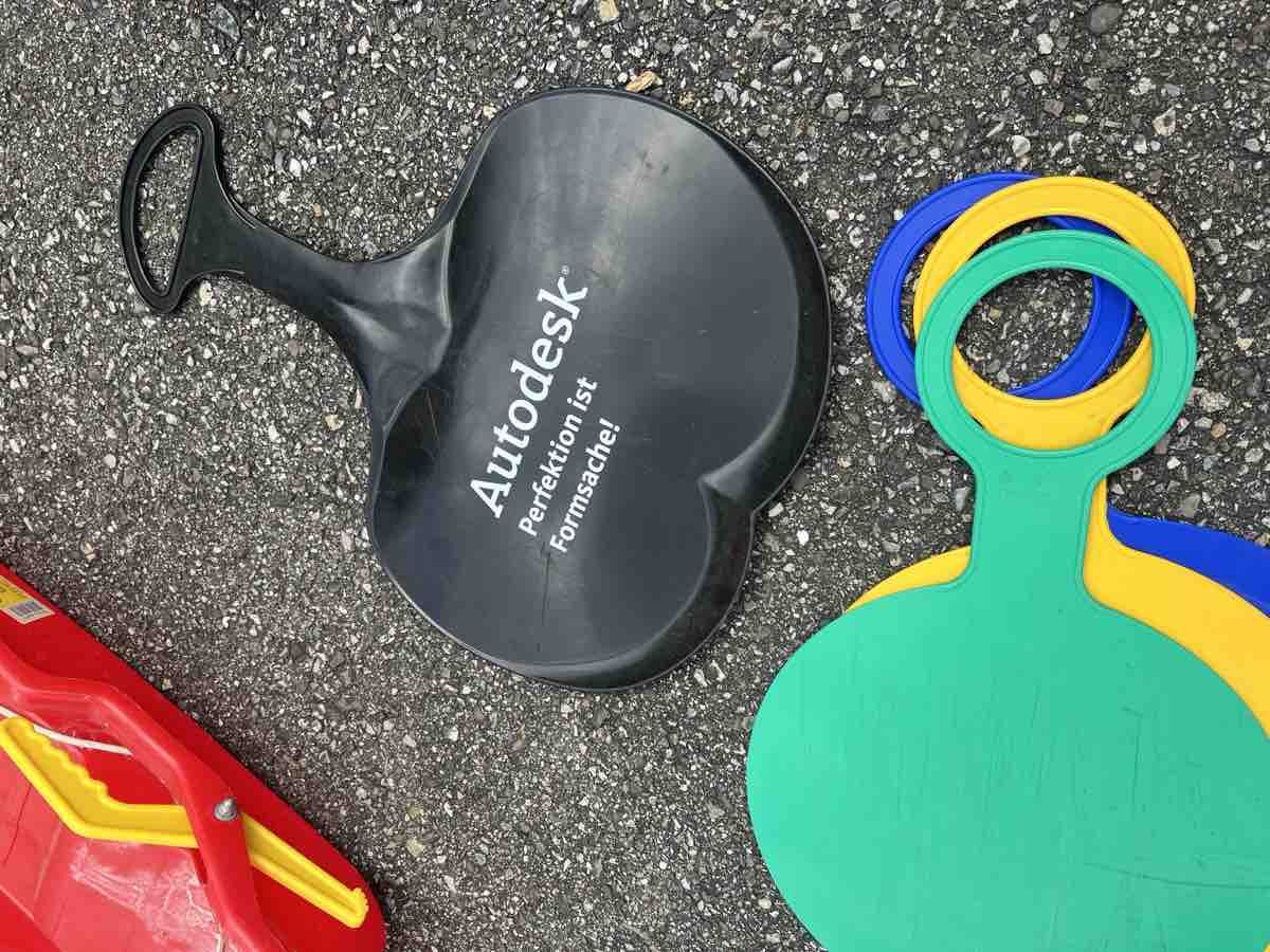Slitta: Hand-Schlitten 4er Set Kinder Kunststoff verschiedene Farben – Usato da Boningen venduto da LAZ