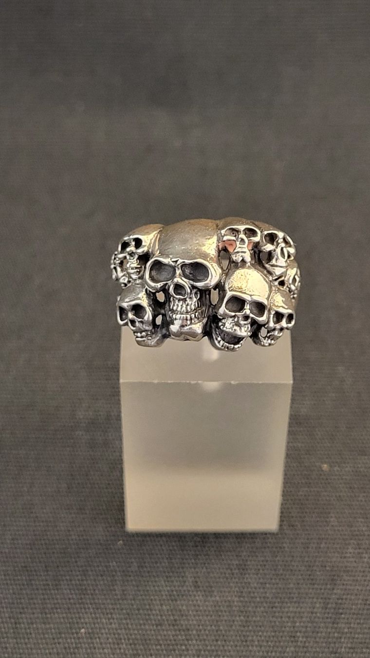 Anelli: Totenkopf-Ring Skulls Silber 925 – Usato da Basel venduto da spinne02
