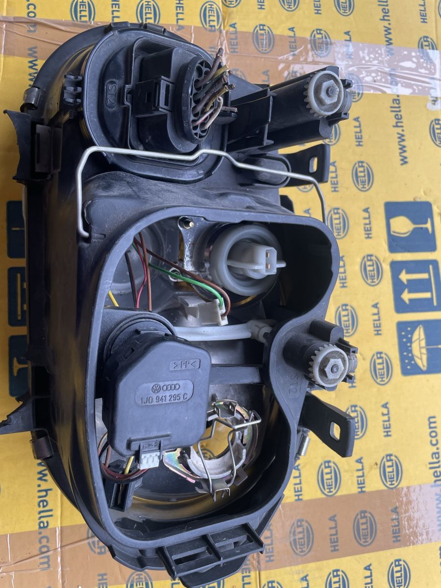 VW Fari: Phare avant pour VW Golf 4 IV, – Difettoso da Denges venduto da Ricautomotive 1