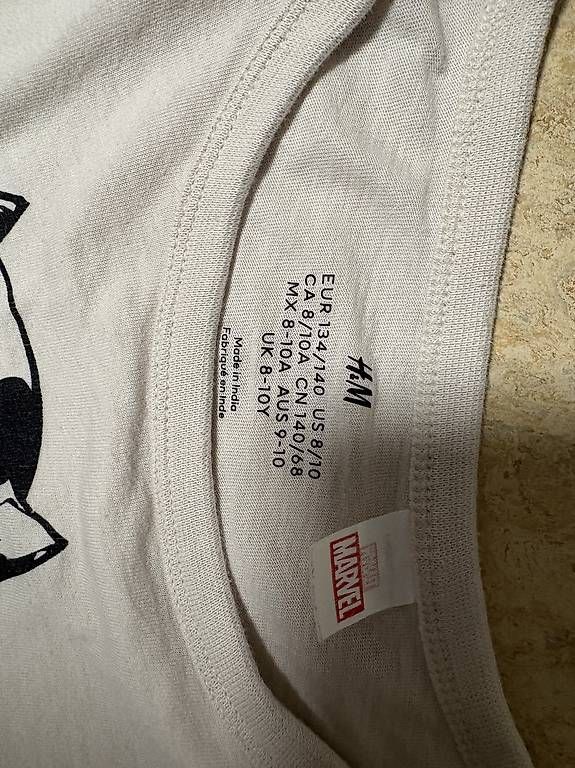 H&M Hemden, T-Shirts & Polos: Langarmshirt 134/140 Black Panther – Gebraucht aus Pfungen von FloretaK 1