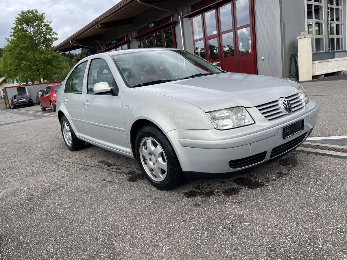 VW Autos: VW BORA V5 AUTOMAT – D'occasion à Spiez par bertula 1