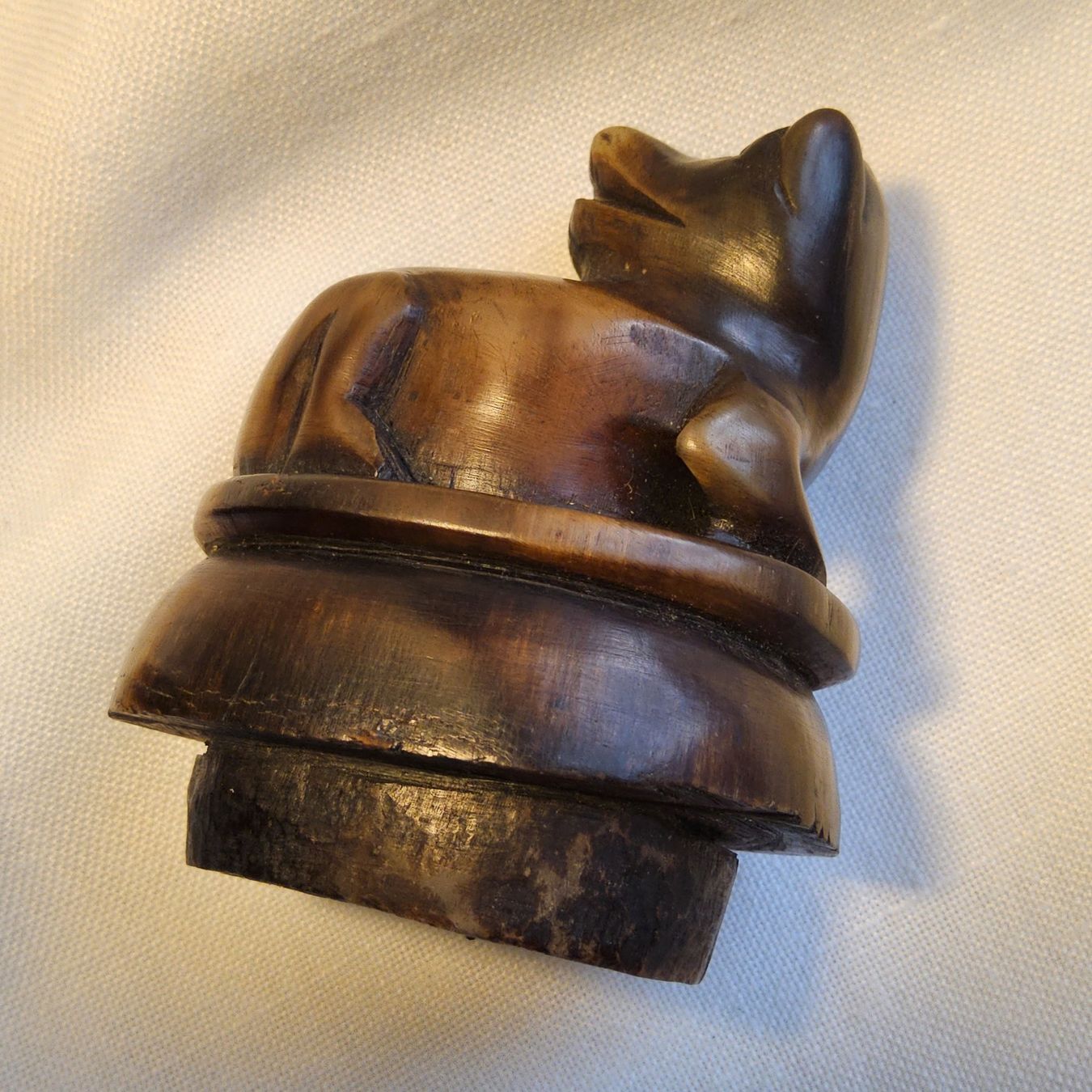 Statuette: Alte Ochsenhorn Schnitzerei, Asien – Usato da Zürich venduto da helsan 2