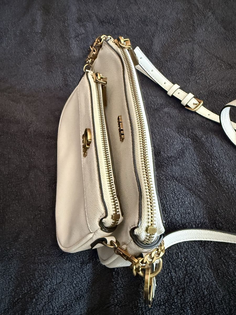 Guess Borse da donna: Sac Guess Élégant Couleur Crème – Usato da Monthey venduto da Joseph-29 1