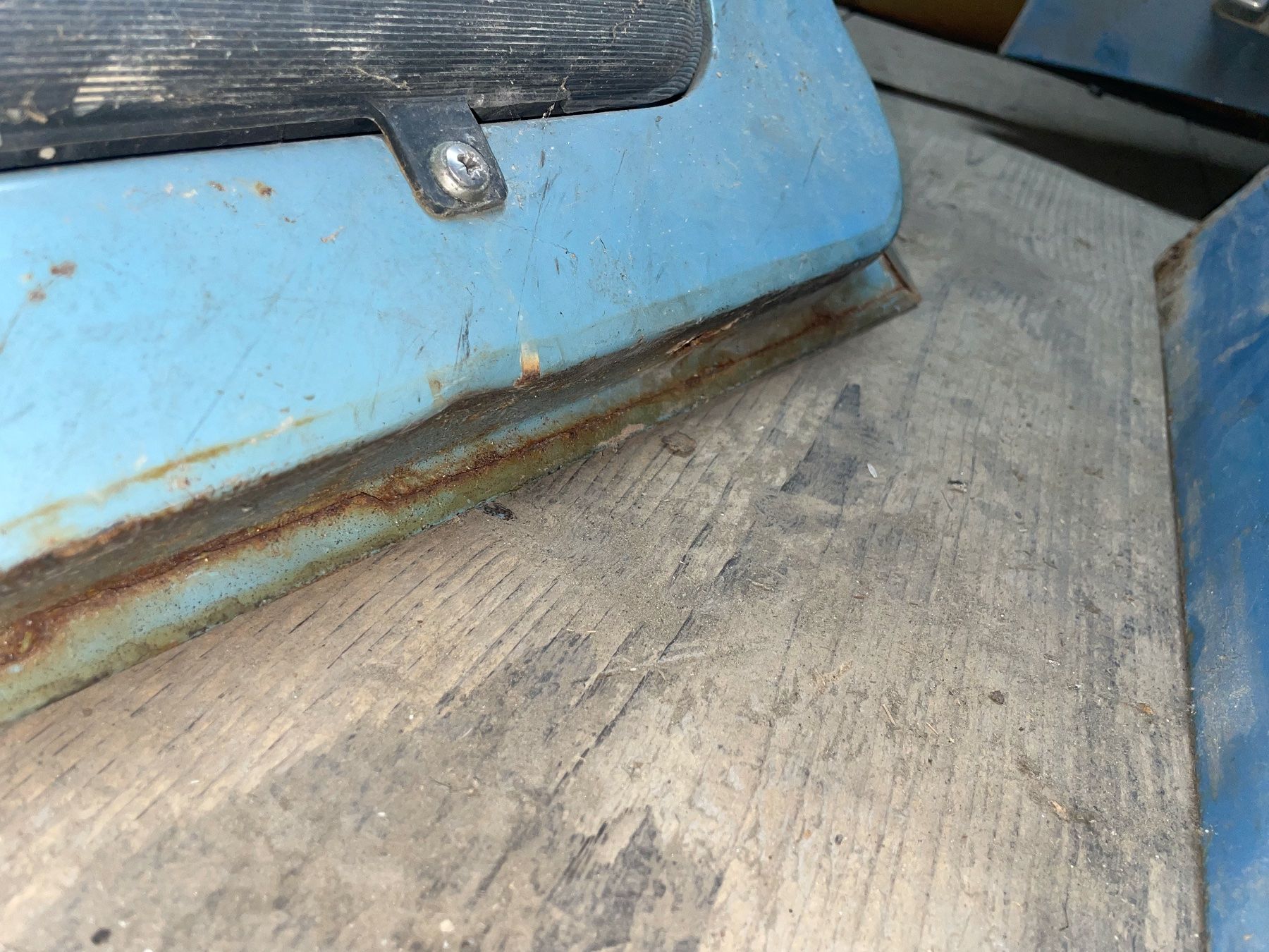 Citroën Tutti pezzi di ricambio auto: Div. Karosserieteile zu Citroën Dyane – Difettoso da Gletterens venduto da XBHS7412 6