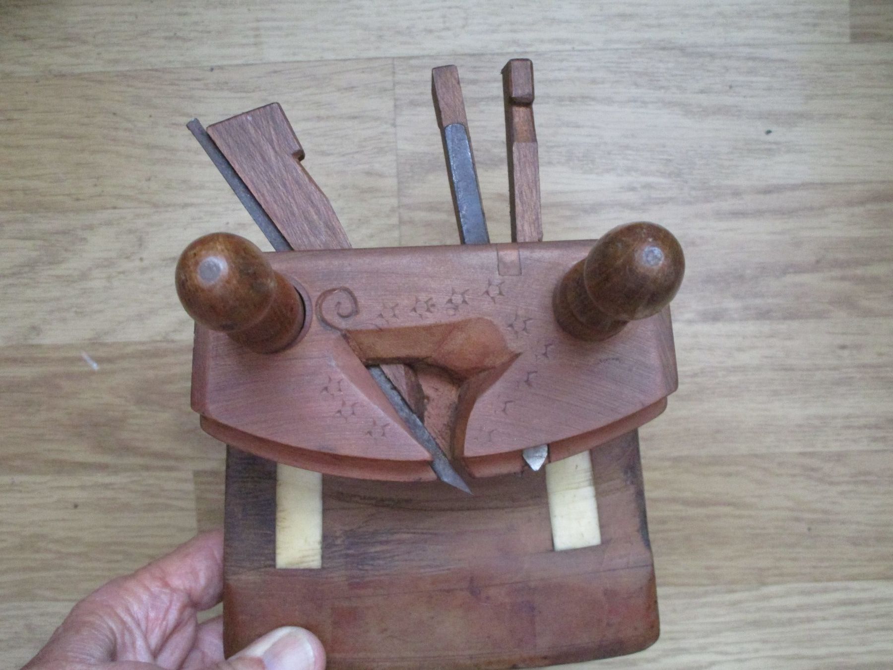 Tous les outils: Antiker Hobel 1840  Holz – D'occasion à Heimberg par Lupo57
