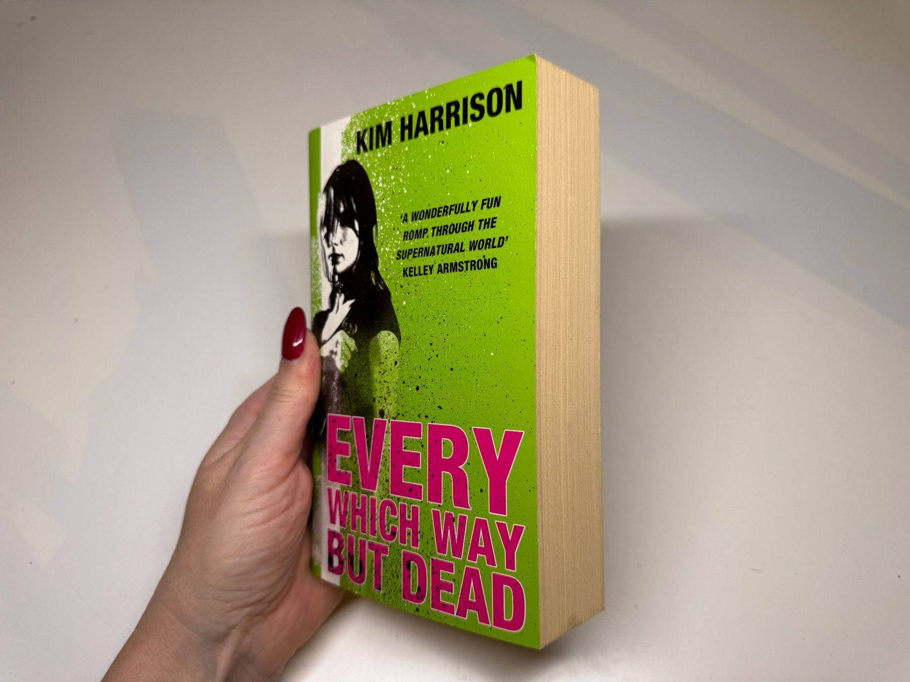 Libri: NOVEL: Kim Harrison, Every Which Way but Dead – Usato da Grosswangen venduto da English_books 1