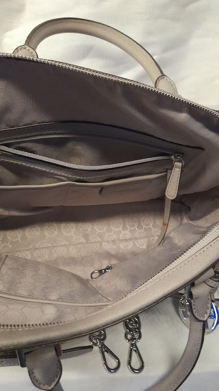 Michael Kors Borse da donna: Sac Michael Kors - Élégant et pratique – Nuovo (secondo la descrizione) da st.gallen venduto da The_Rag_Picker. 7