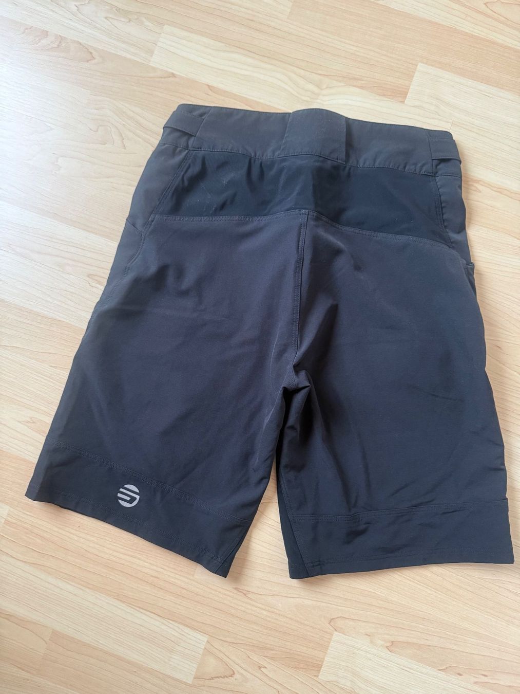Stoke Pantaloni: Stoke Bike Shorts mit Innenhose – Nuovo (secondo la descrizione) da Wilderswil venduto da floh1969 1