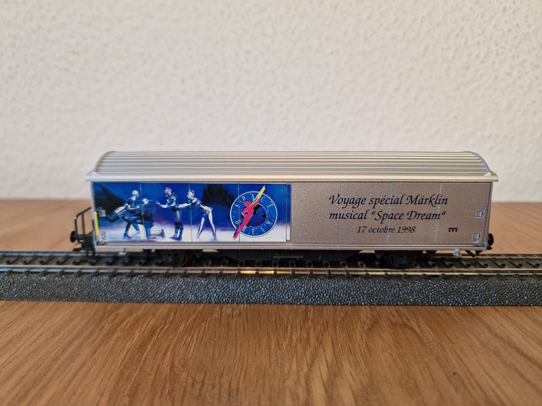 Märklin Modellini di ferrovie: Märklin Sonderwagen Space Dream H0 – Usato da Matten b. Interlaken venduto da lor_hr9w