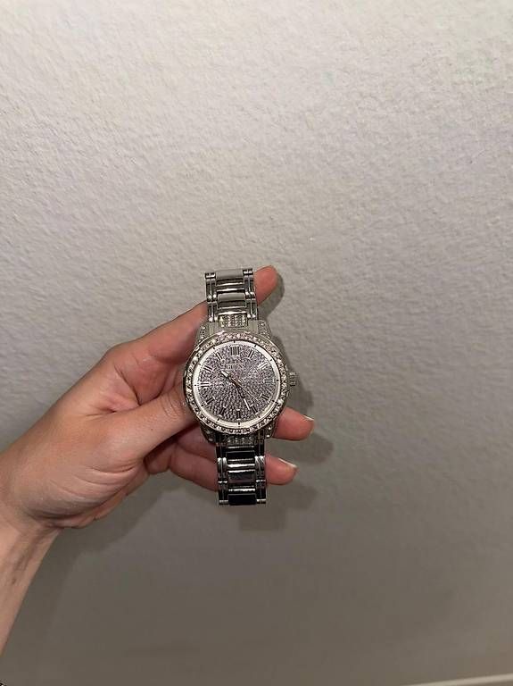 Guess Montres: Guess Uhr – D'occasion à Pfäffikon ZH par cer_8rd7