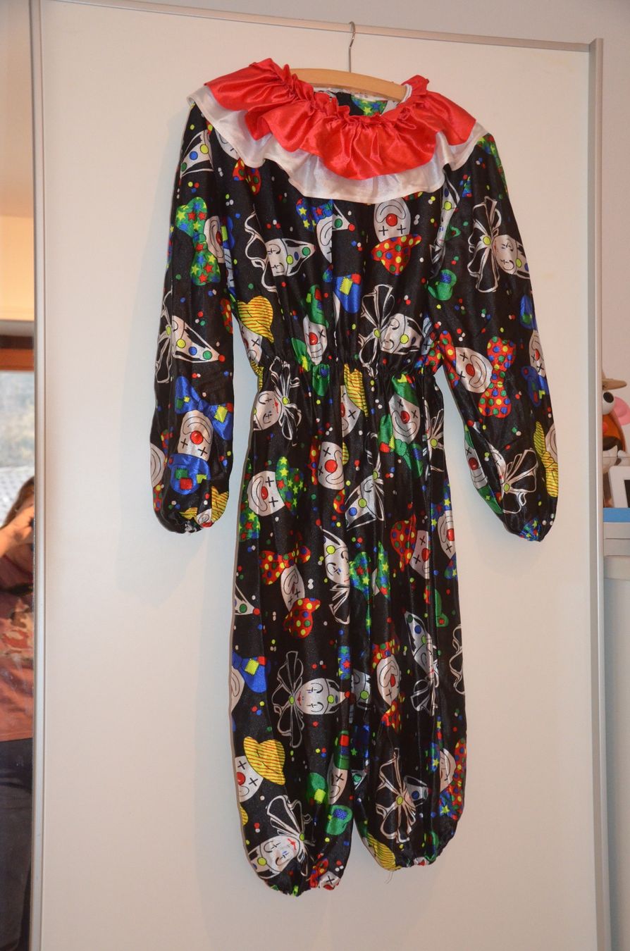 Costumi: TAILLE 38-40 - FASTNACHT – Usato da Chiasso venduto da Dolly015