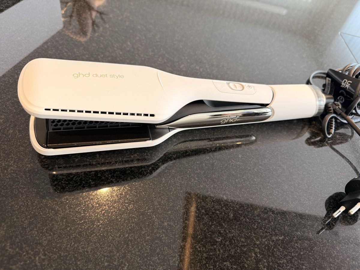 GHD Asciugacapelli: Ghd Duet Style 2 in 1 – Nuovo (secondo la descrizione) da Sevelen venduto da shangashiba