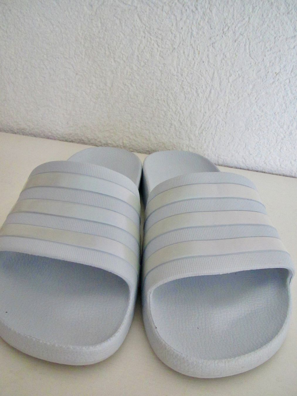 Adidas Chaussures femmes: CHAUSSURES DE BAIN ADILETTEN – Neuf (Voir description) à Murten par Selliot 1