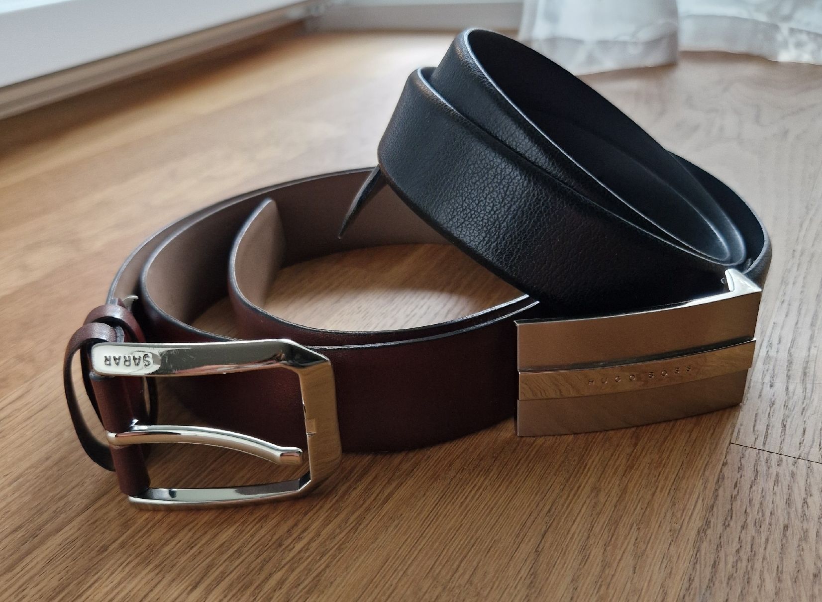 Cinture: Sarar & Hugo Boss: Elegante Markengürtel im Set – Usato da Nendeln venduto da witr_gliabt