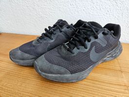 Nike Revolution Turnschuhe Grösse 37.5