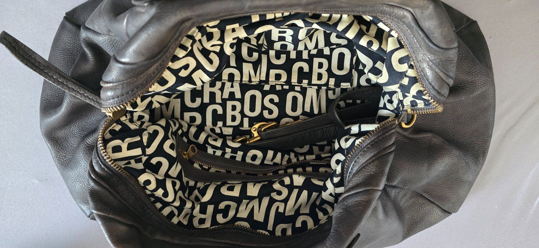 Marc Jacobs Taschen für Damen: Marc Jacob's classic Q size L – Gebraucht aus Oberglatt ZH von ros_w89m 4