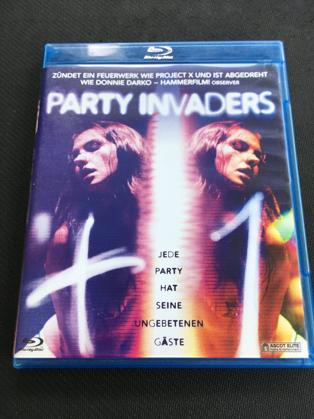 Tutti i DVDs: Party Invaders [Blu-ray] – Usato da St.Gallen venduto da MedienJoe