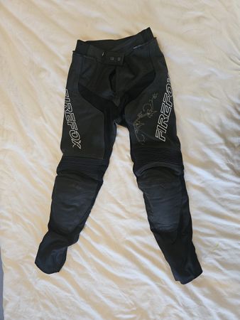 Schöne, wenig getragene Damen-Motorradhose von Firefox