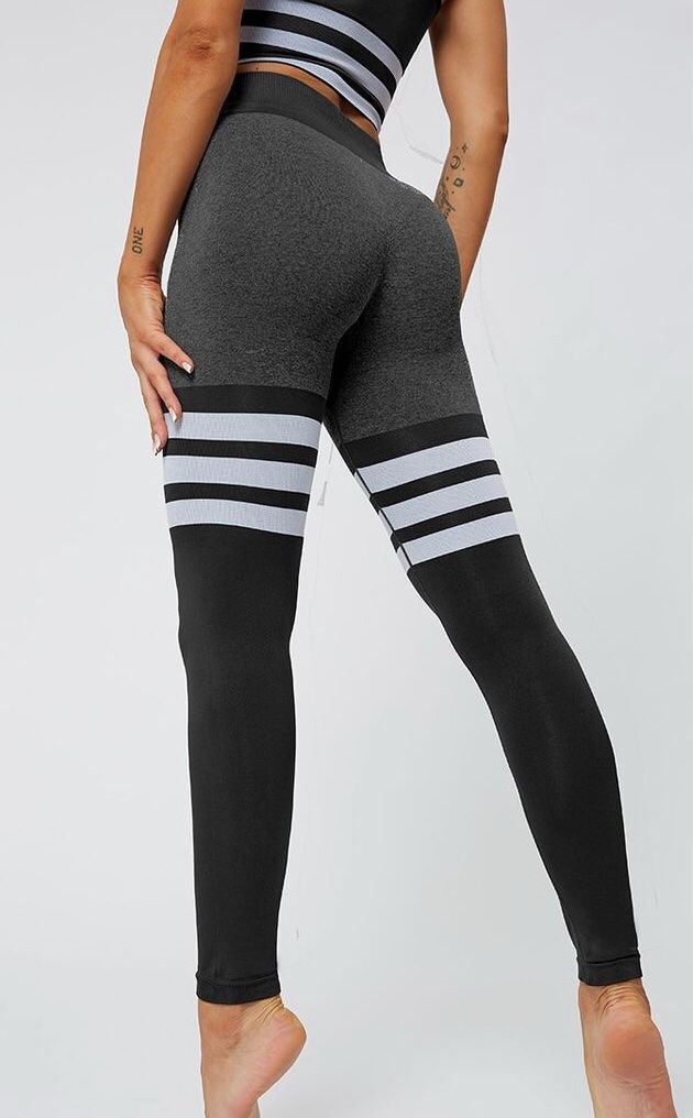 Leggings: Sport Leggins Schwarz Grau – Neu (gemäss Beschreibung) aus Urdorf von kaaaariin