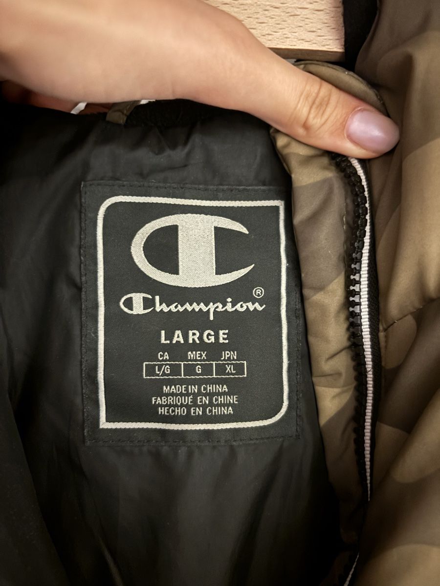 Champion Giacche: Champion Anorakjacke – Usato da Gossau SG venduto da laro263 3