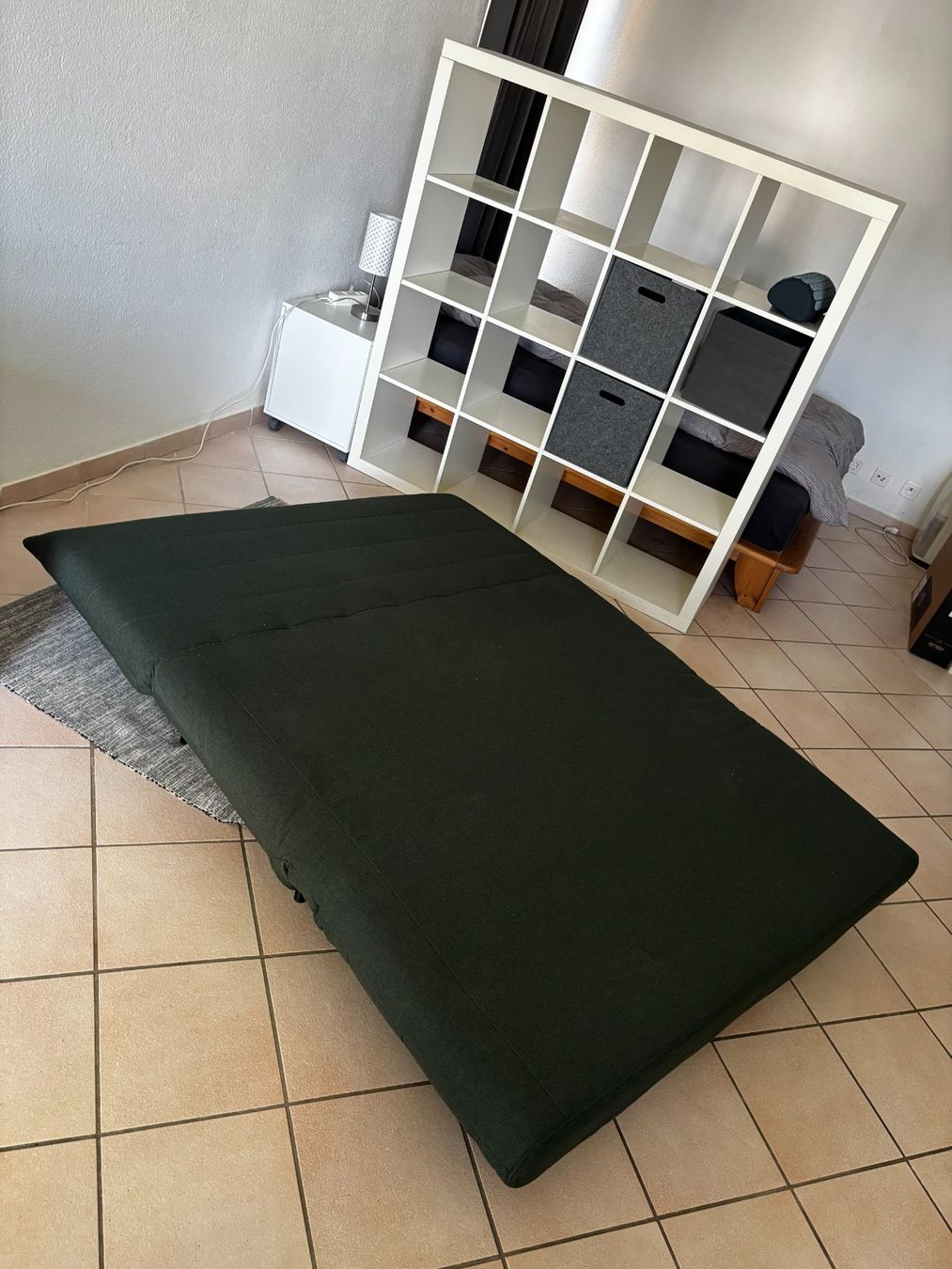 Sofas: Canapé-lit dépliable avec coussins – D'occasion à Biel/Bienne par Didine68 2
