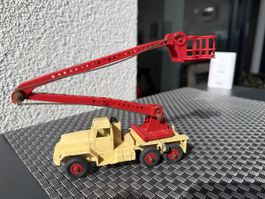 Lkw mit Gittermast-Kran - Super Dinky Toys - aus 60er Jahren