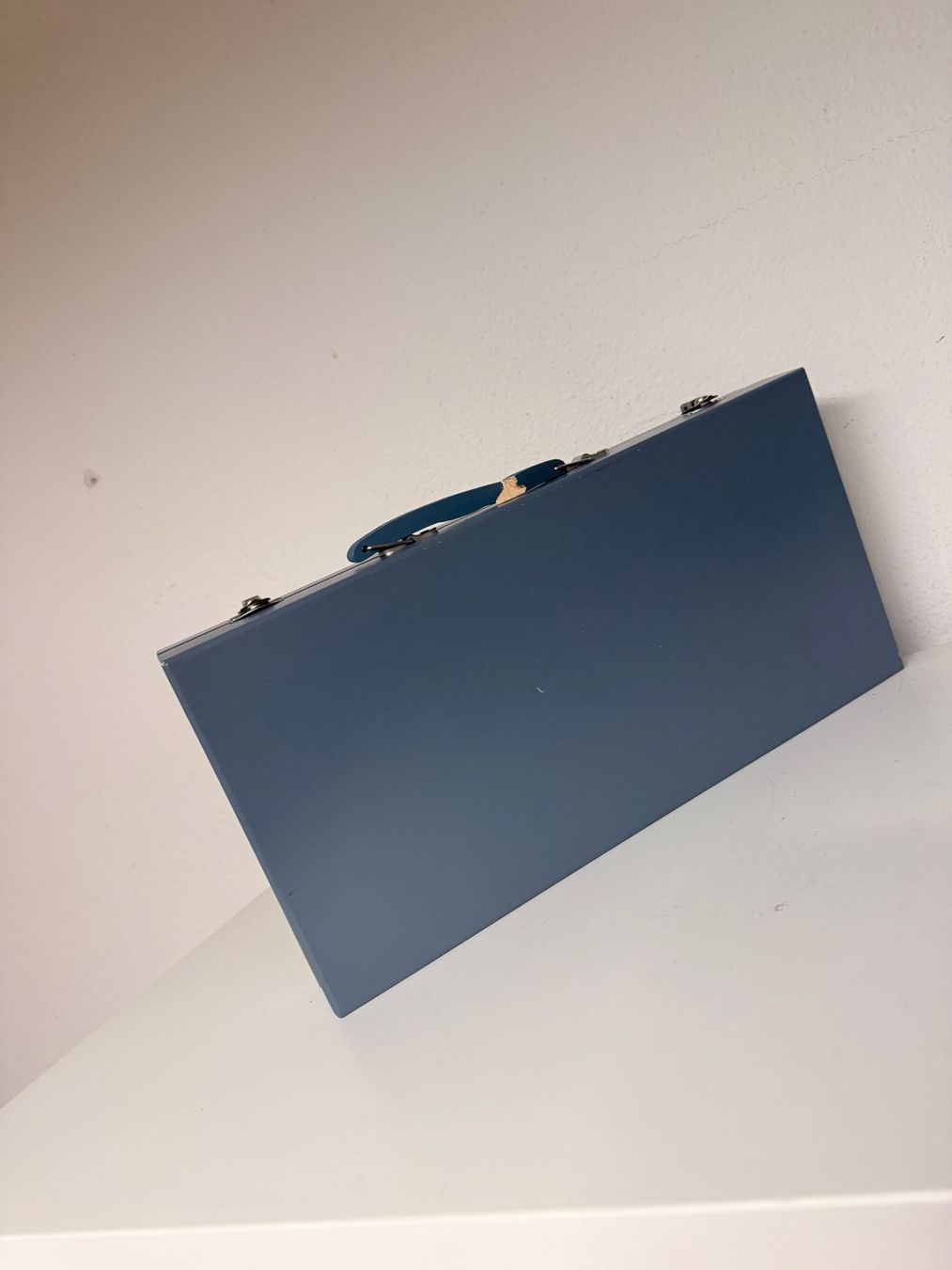 Matite, matite colorate & gessi: koffer mit skelett zjm bastel – Nuovo (secondo la descrizione) da münchenbuchsee venduto da thomas0168 3