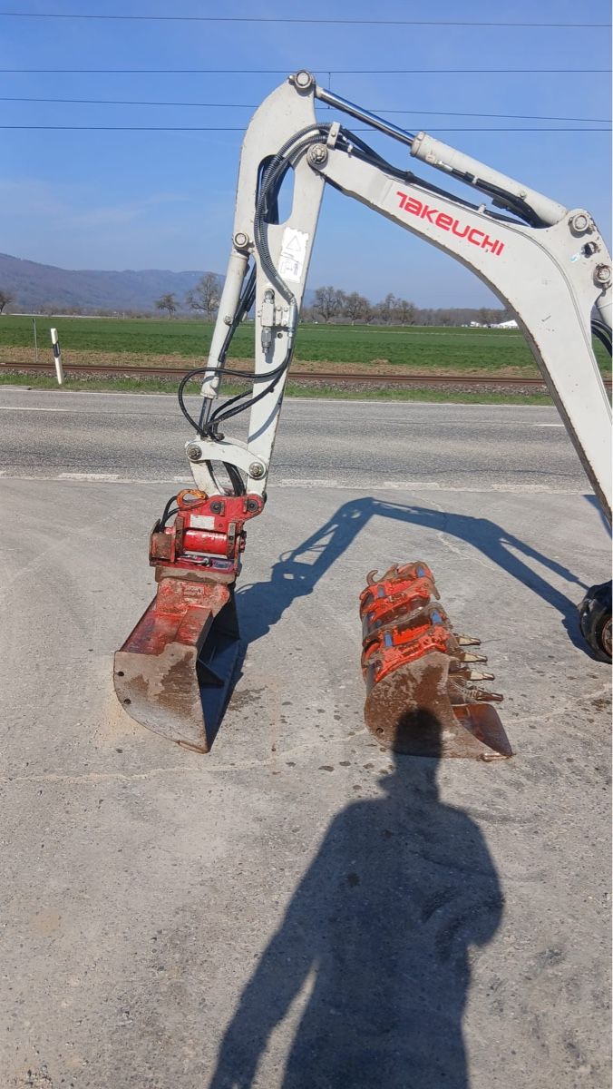 Takeuchi Escavatori: Bagger 1,6 Tonnen Takeuchi TB 216 – Usato da Niederbipp venduto da baggerch 7