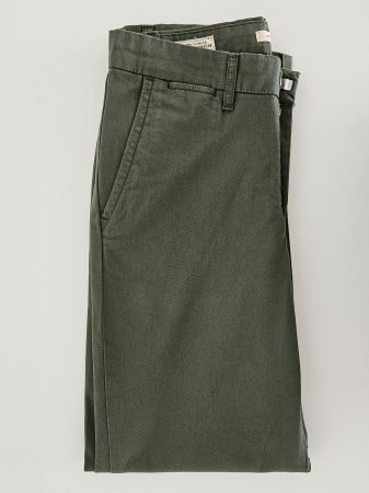 Levi's Essential Chino (W25/L27)