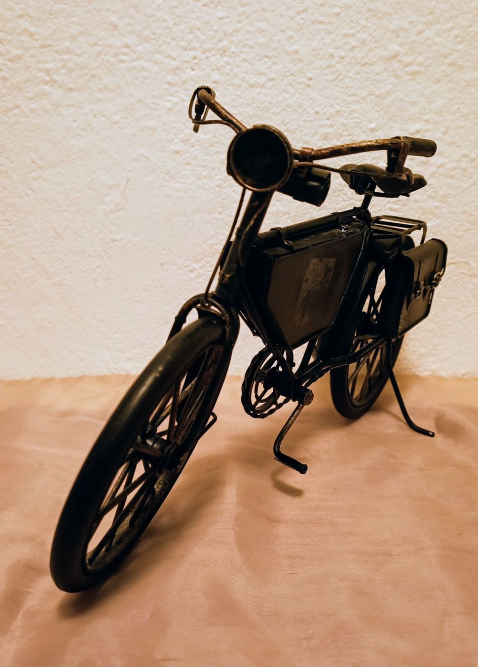 Modellbausätze & Standmodelle: Miniatur Fahrrad "Vintage" – Gebraucht aus Schwerzenbach von oldthings79 1
