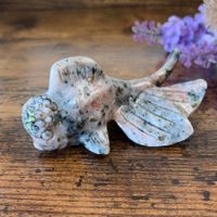 ✲ Kiwi Jaspis Gold Fisch ✲ 55g / 70mm Sesam Jaspis Jasper