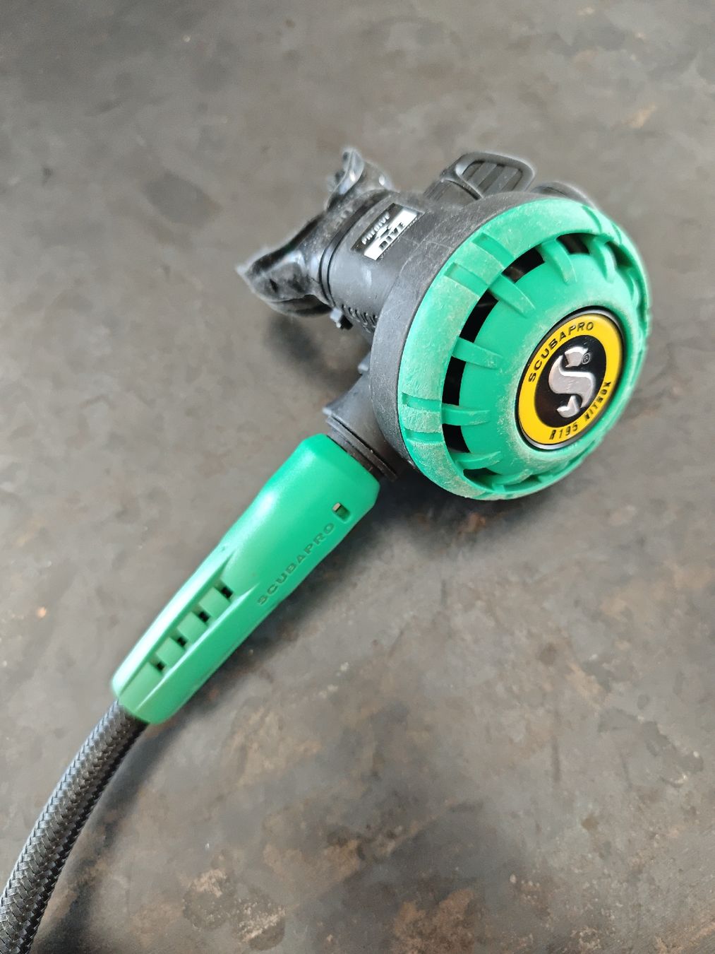 Scubapro Respiratori & Giubbotti: Second stage Scubapro R195 - Miflex – Usato da Zürich venduto da yhautier 3