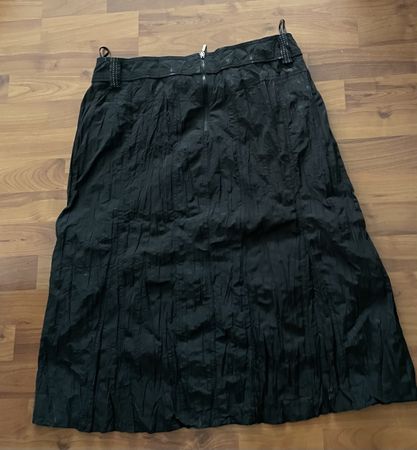 Schwarzer Sommerrock, Grösse M, ideal für warme Tage 😎