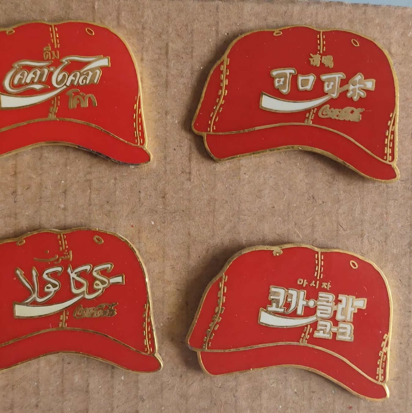 Coca-Cola Plaketten & Abzeichen: 10 Coca Cola Cap Pins – Gebraucht aus Luzern von Luzern_Energy 1