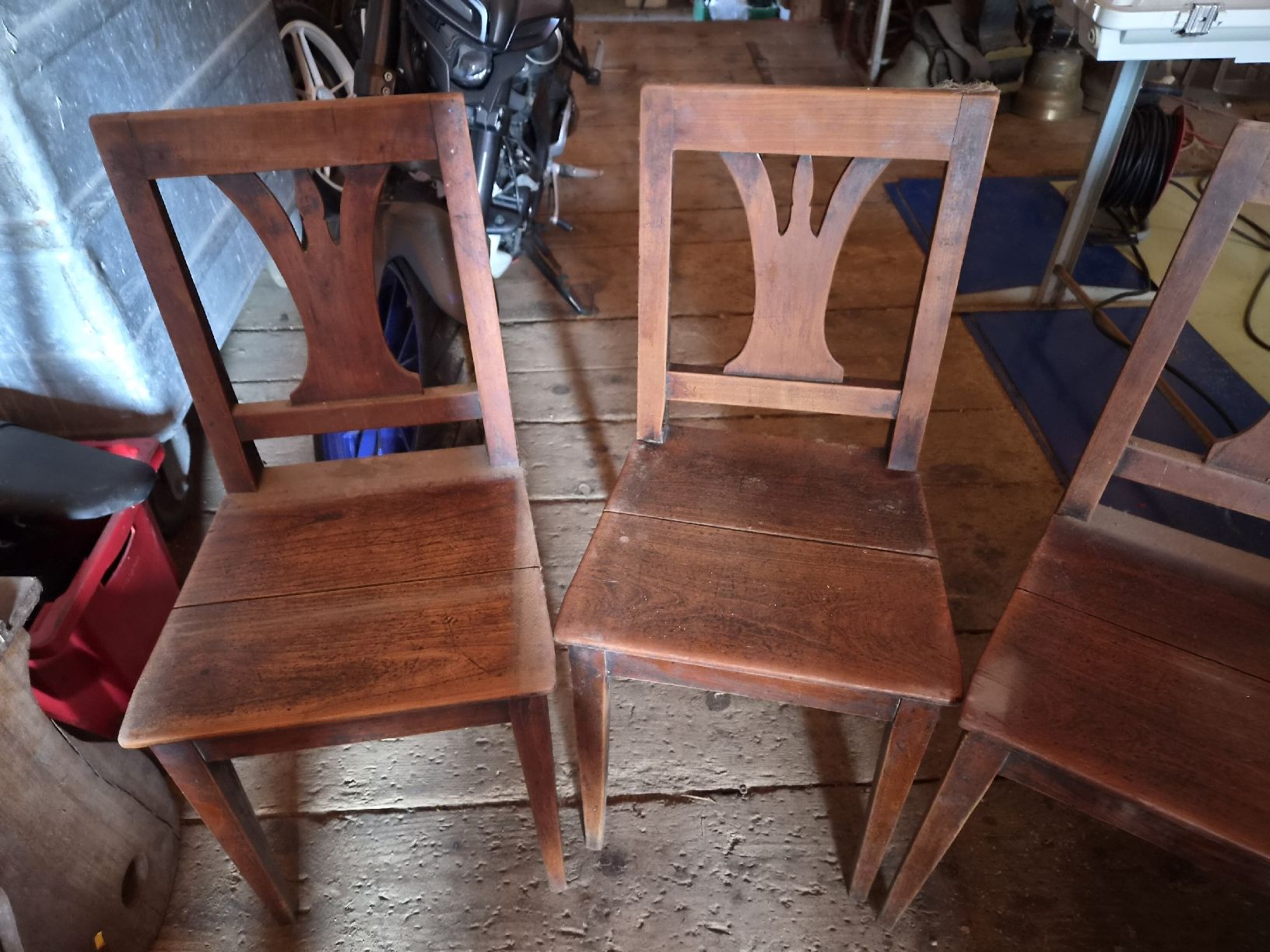 Sedie: 4 Chaises en bois anciennes – Usato da Farvagny-le-Grand venduto da CollectibleWatches 1