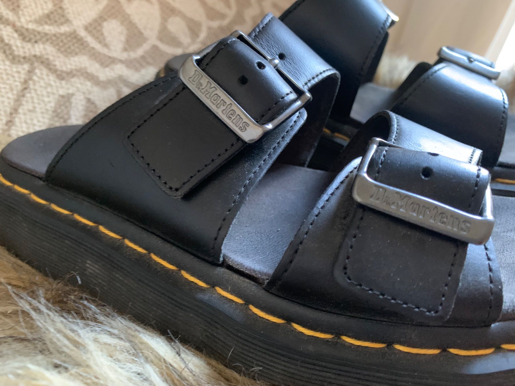 Dr. Martens Damenschuhe: Dr Martens sandales- 39 – Gebraucht aus Rochefort von runeii